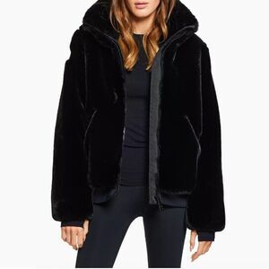 Women’s Black Faux Fur Super Soft Coat Hood Jacket New York Street Fashion Mob